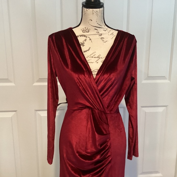 Babalet Women Formal Dress, Size Medium, Color Red - Picture 3 of 3